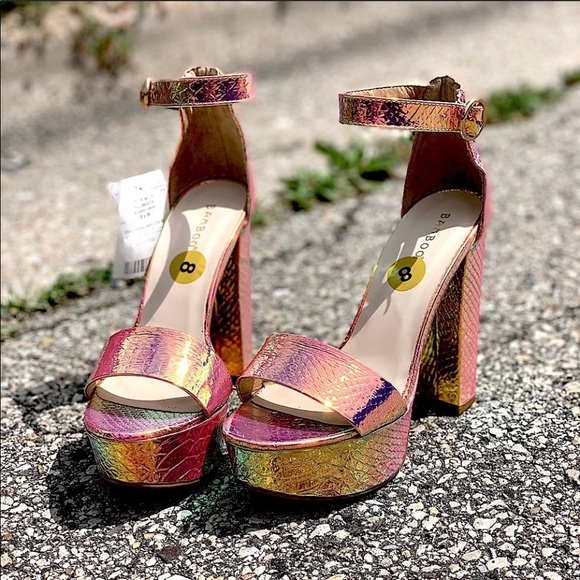 Dollskill x Bamboo Iridescent Platform Block Heel - Picture 10 of 16